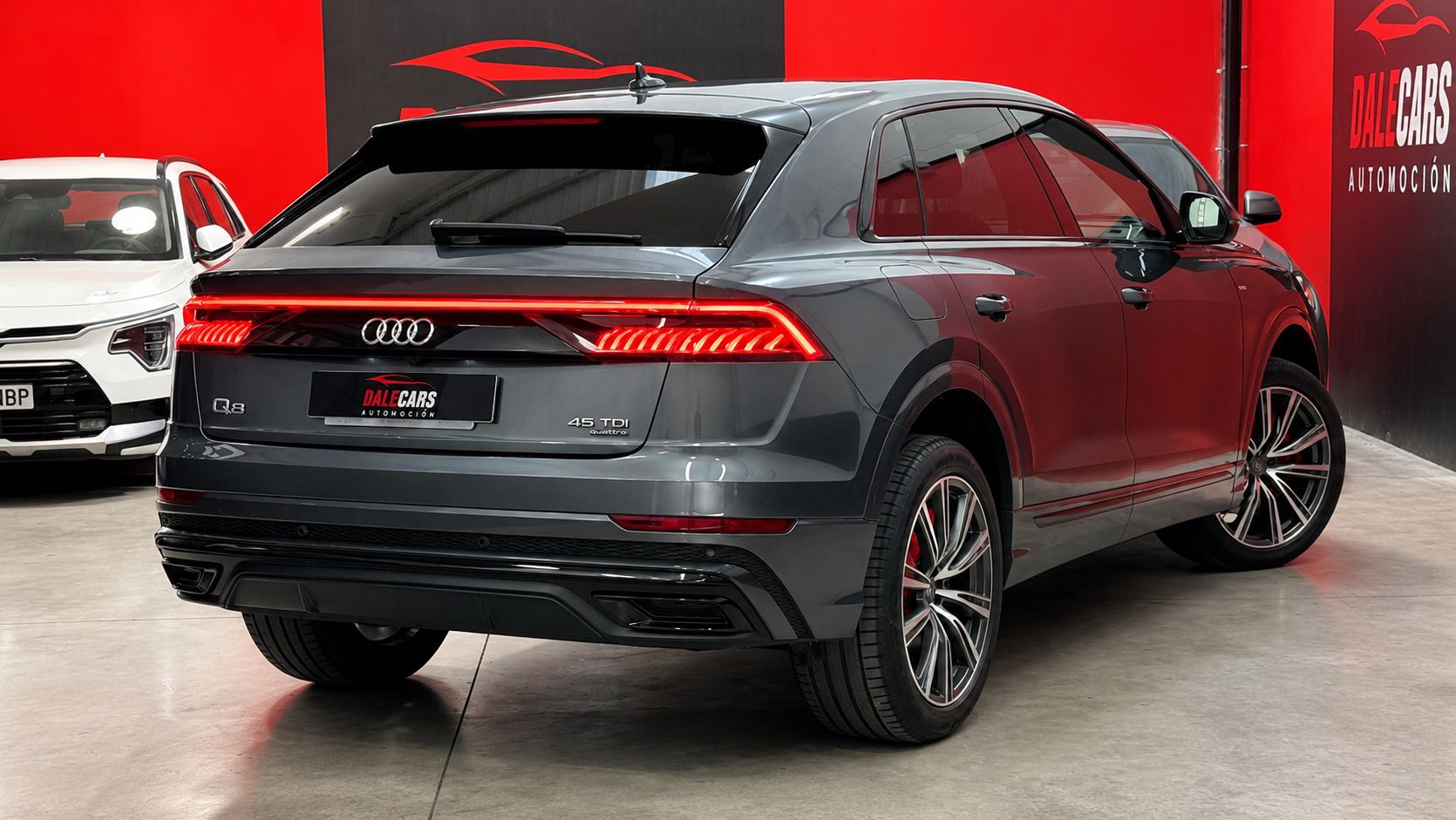 AUDI Q8 45 TDI Black L quattro tiptronic